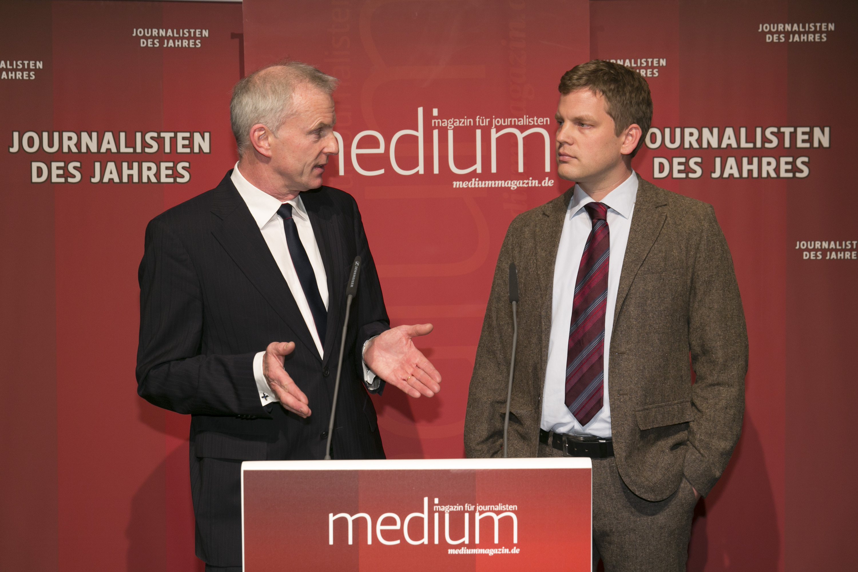 DEU, Berlin, 03.02.2014, medium magazin, Feier und Preisverleihung an die "Journalisten des Jahres 2013", Cafe im Zeughaus im Deutschen Historischen Museum, v.l.: A. Stopp (Laudator), Sebastian Esser (Krautreporter, Sonderpreis), 

[ (c) Wolfgang Borrs, Wiener Str. 11, D-10999 B e r l i n, Mobile +49.171.5332491, www.borrs.de, mail@borrs.de; ]