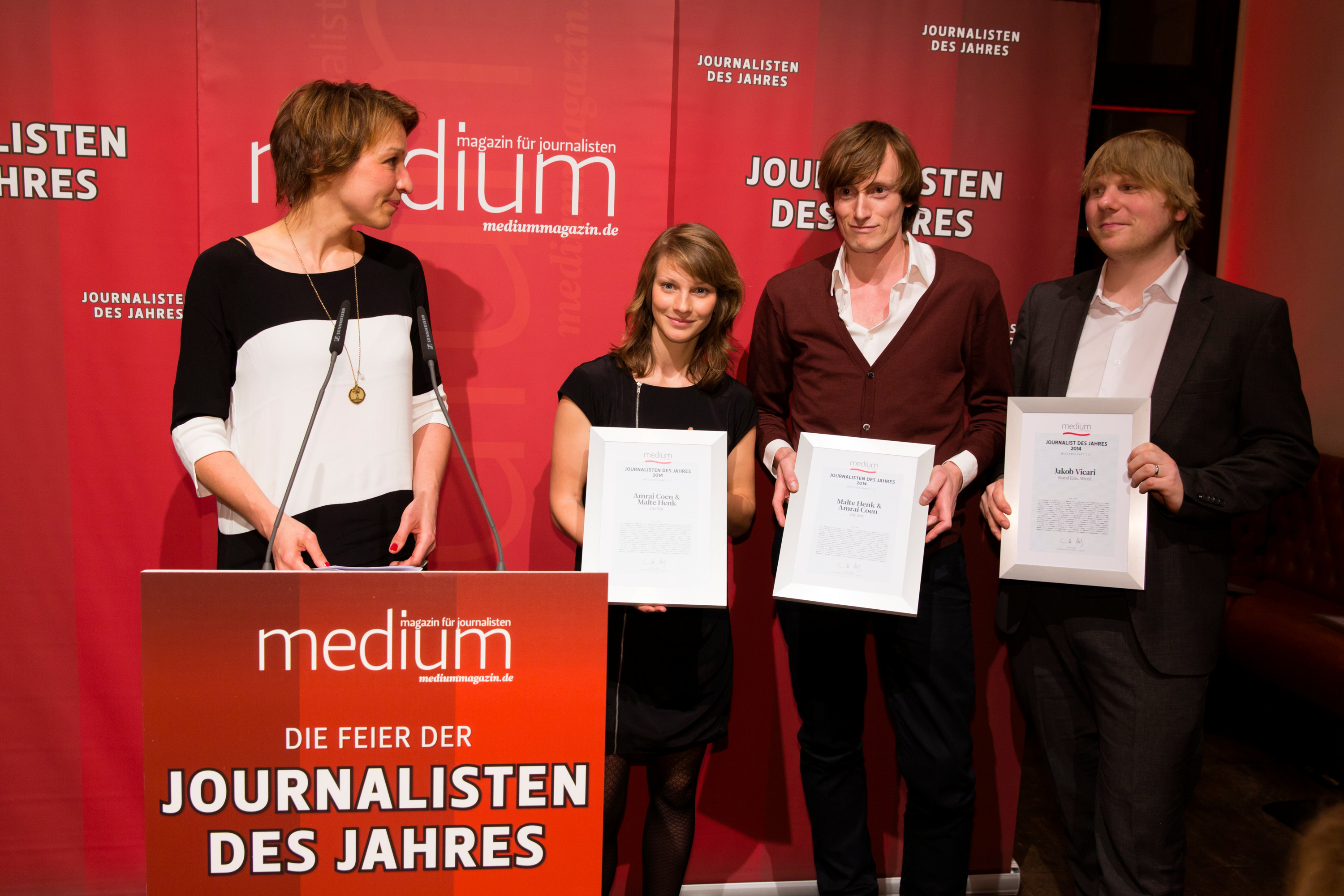 DEU, Berlin, 23.02.2015, medium magazin, Feier und Preisverleihung an die "Journalisten des Jahres 2014", Cafe im Zeughaus im Deutschen Historischen Museum, v.l.: Nicola Kuhrt (Laudatorin), Amrai Coen (Zeit, Wissenschaft 1.), Malte Henk (Zeit, Wissenschaft 1.), Jakob Vicari (Brand eins, Wired, Wirtschaft 2.), [ (c) Wolfgang Borrs, Wiener Str. 11, D-10999 B e r l i n, Mobile +49.171.5332491, www.borrs.de, mail@borrs.de; ]